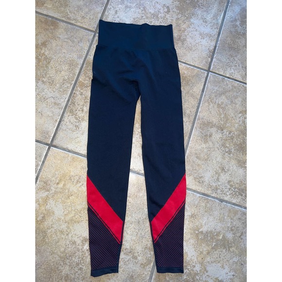 PINK Victoria's Secret Pants - Victoria’s secret Pink Cool & Comfy Leggings Size Small